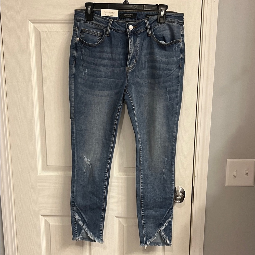 Judy Blue Frayed Hem Cropped Jeans - Blue
